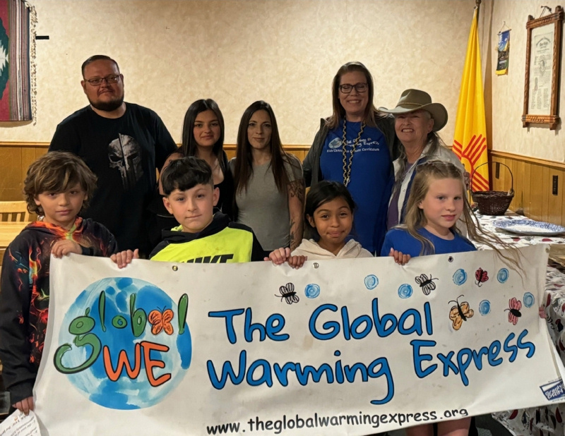 Global Warming Express (GWE) Outline Recycling Plan at Rotary Club Meeting
