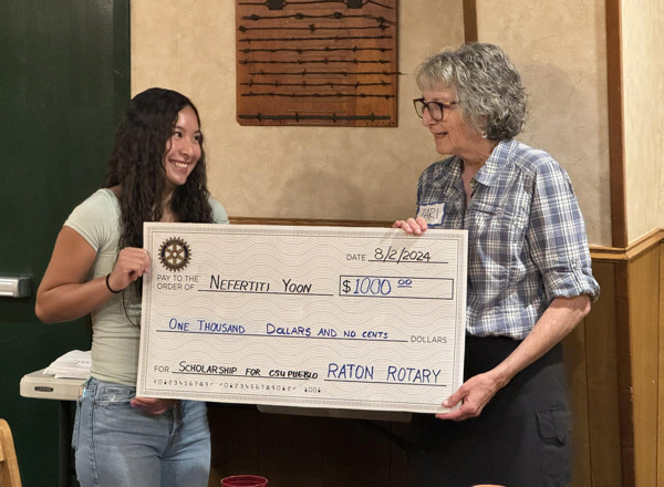 Raton Rotary Club Contributes to Nefertiti Yoon for Her Continued Education.