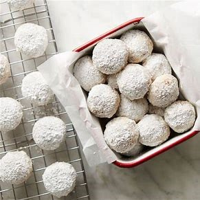 Madi’s Kitchen – Snowball Cookies